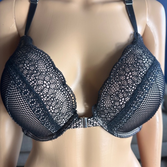 Victoria’s Secret Black Lace Bra - Picture 2 of 7